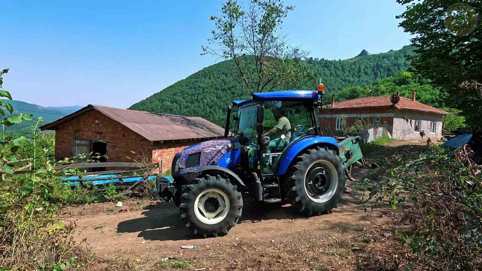 Köyüne dönen vatandaşa Orköy’den traktör desteği