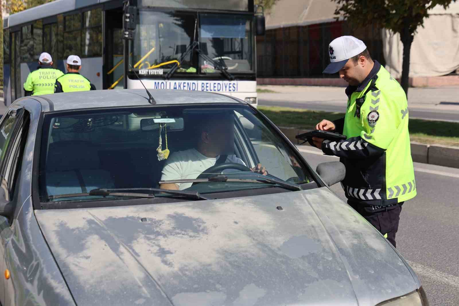 Kural ihlali yapan sürücüler dronla tespit edildi