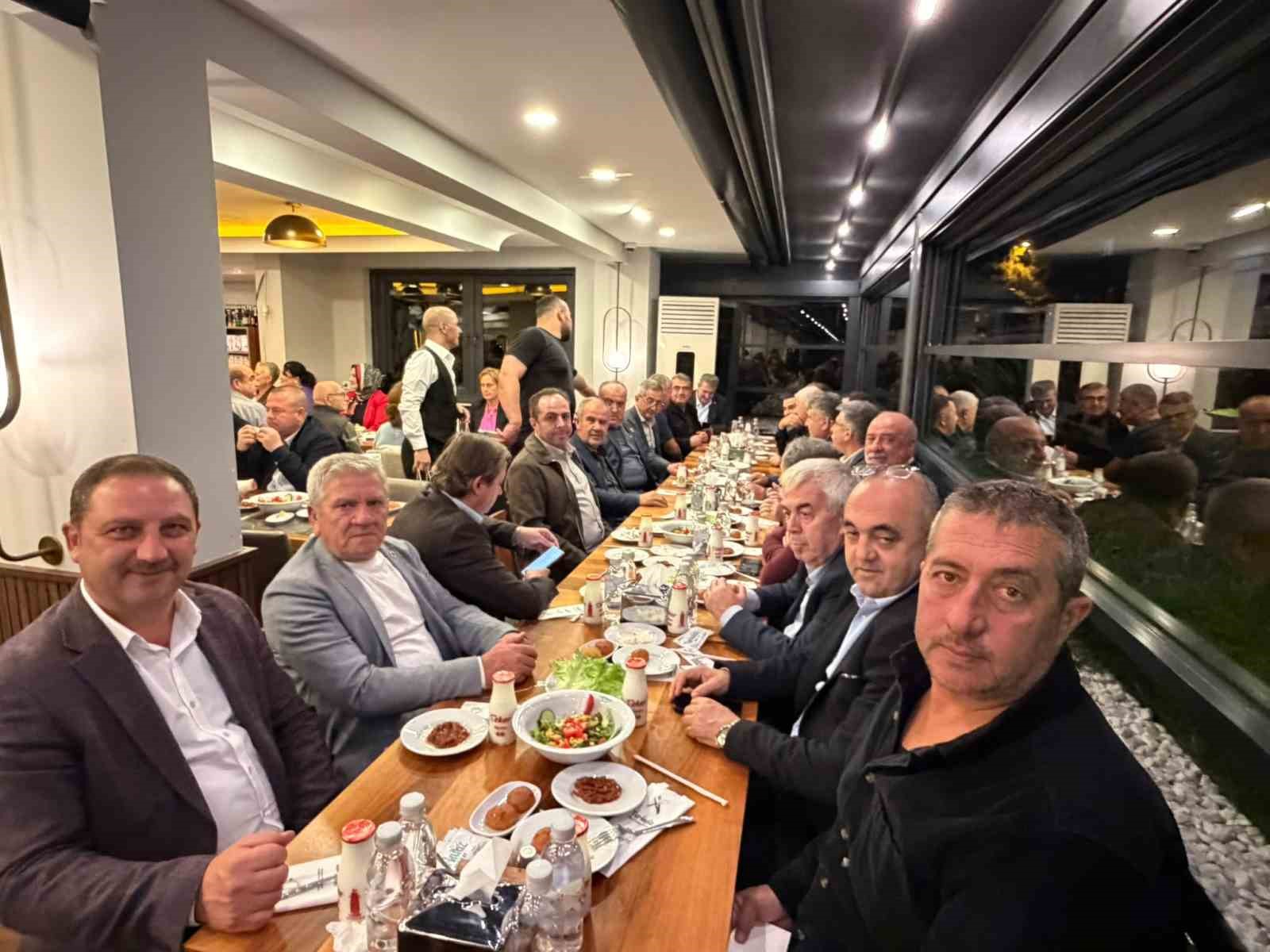 İş İnsanı Özdemir Muhtarlar Günü’nde Bandırmalı muhtarlarla buluştu