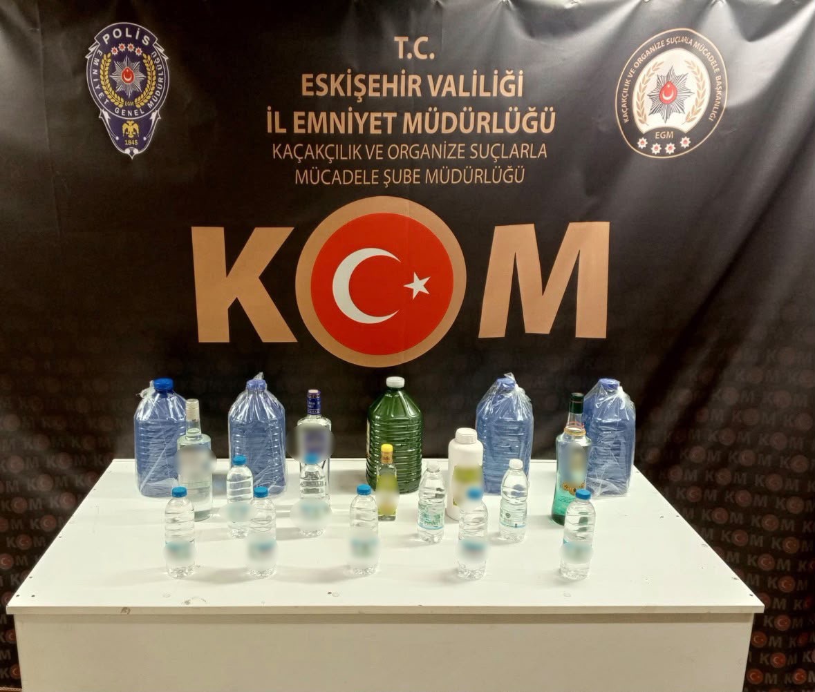 Eskişehir’de polis 3 kilo uyuşturucu ve binlerce sentetik hap ele geçirildi