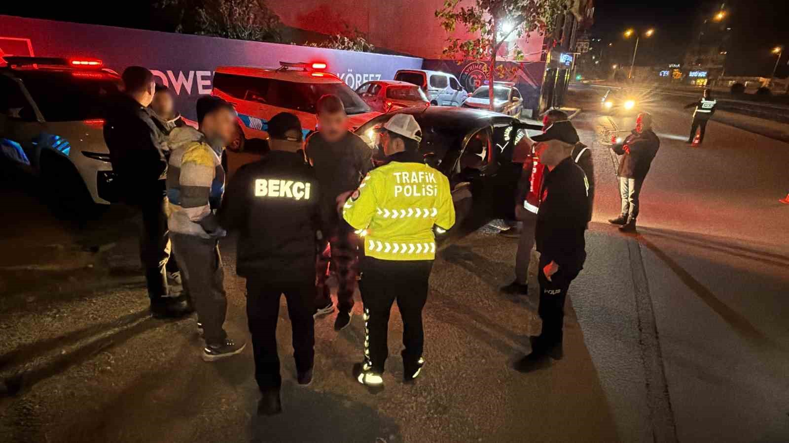Edremit’te 8 aranan şahıs yakalandı