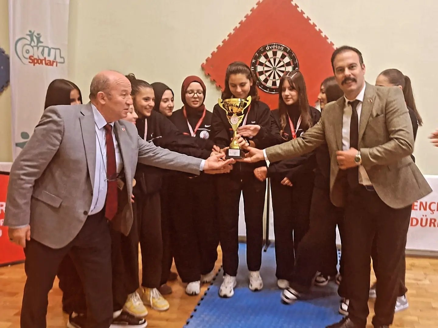 Okul sporları dart genç kız müsabakaları tamamlandı