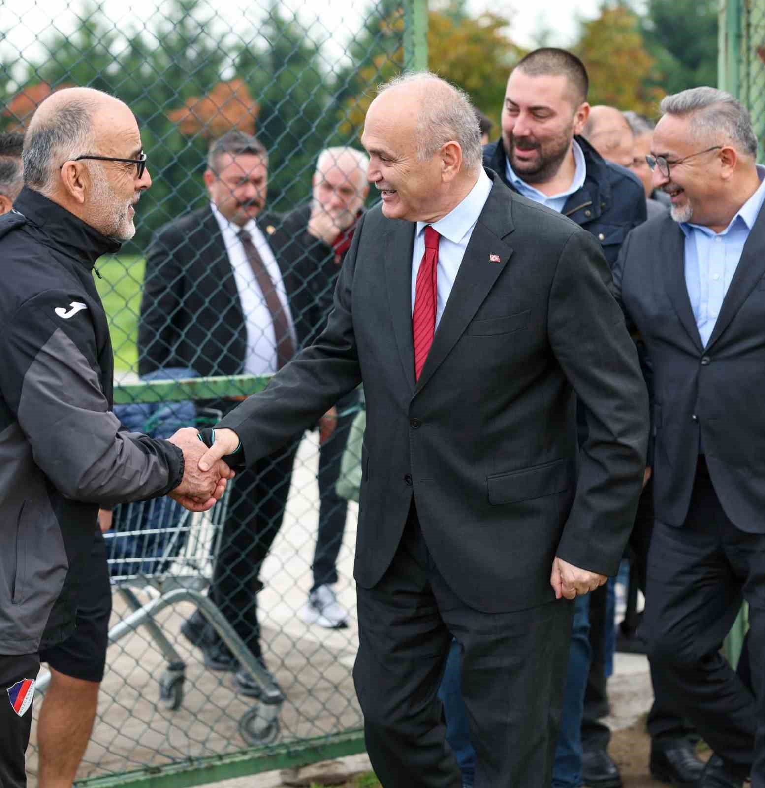 Başkan Özlü futbolculara bir araya geldi