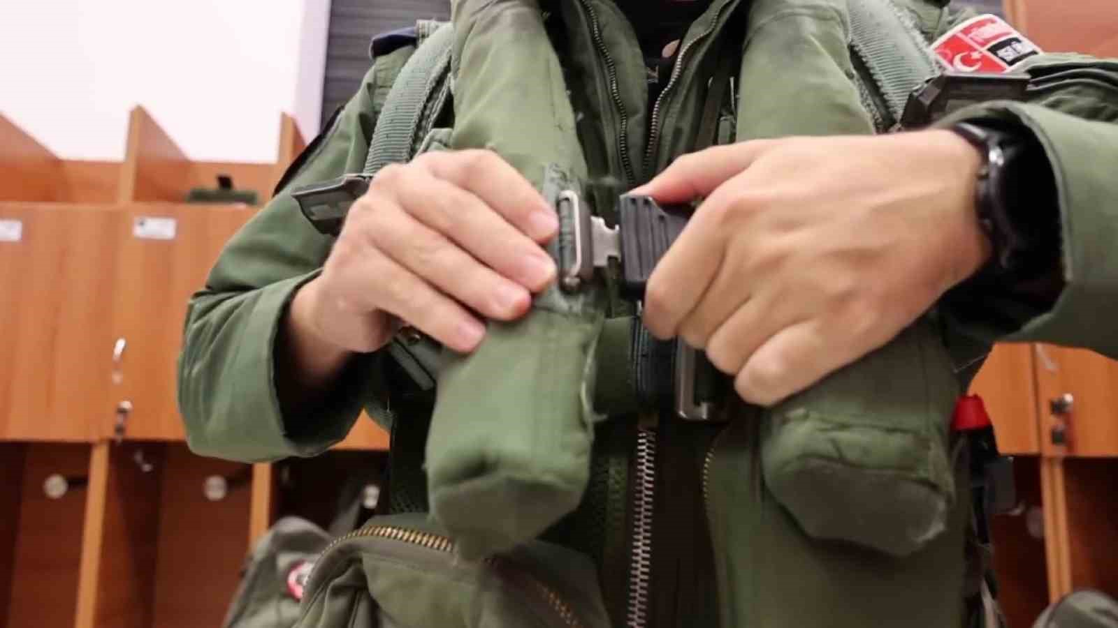 Öğrenciler kahraman havacılarla buluştu, savaşan şahinler Karadeniz’e havalandı