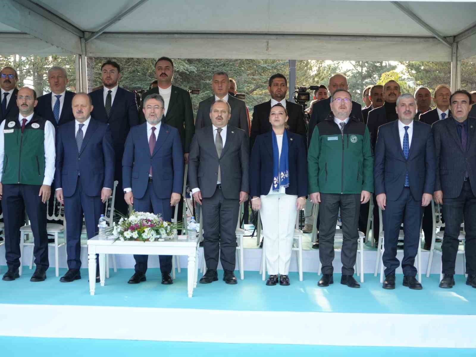 Bakan Yumaklı: "Hem enerji üretimi sağlayacak hem taşkın riskini azaltacak Andıraz Barajı için yıl sonunda ihaleye çıkacağız"
