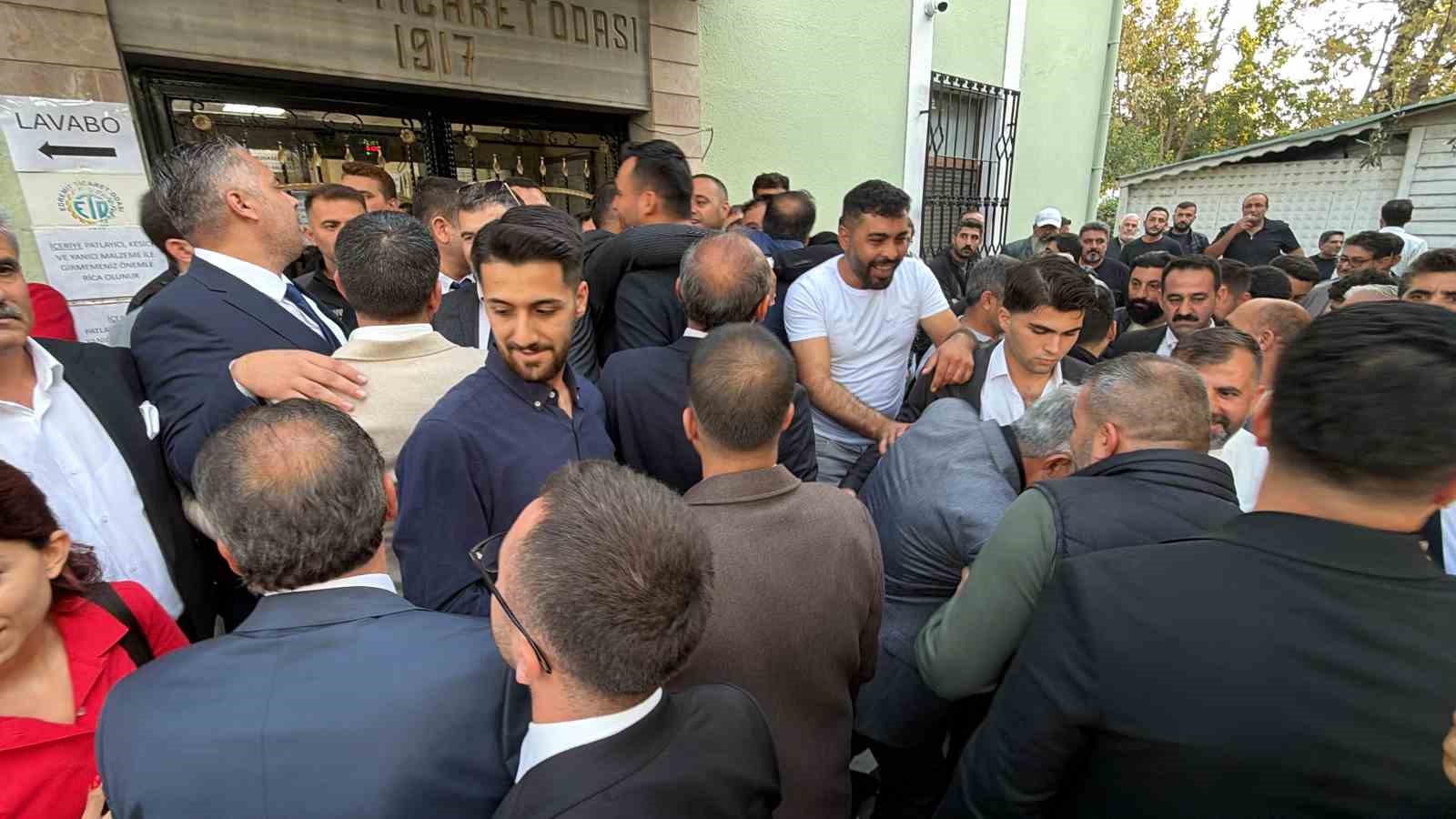 Edremit Ticaret Odası seçimlerinde Mavi Liste kazandı