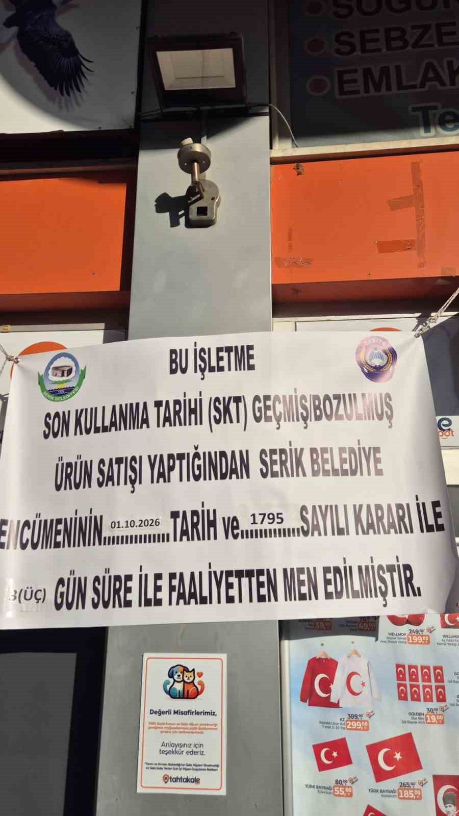 Antalya’da son kullanma tarihi geçmiş ürün satan market mühürlendi