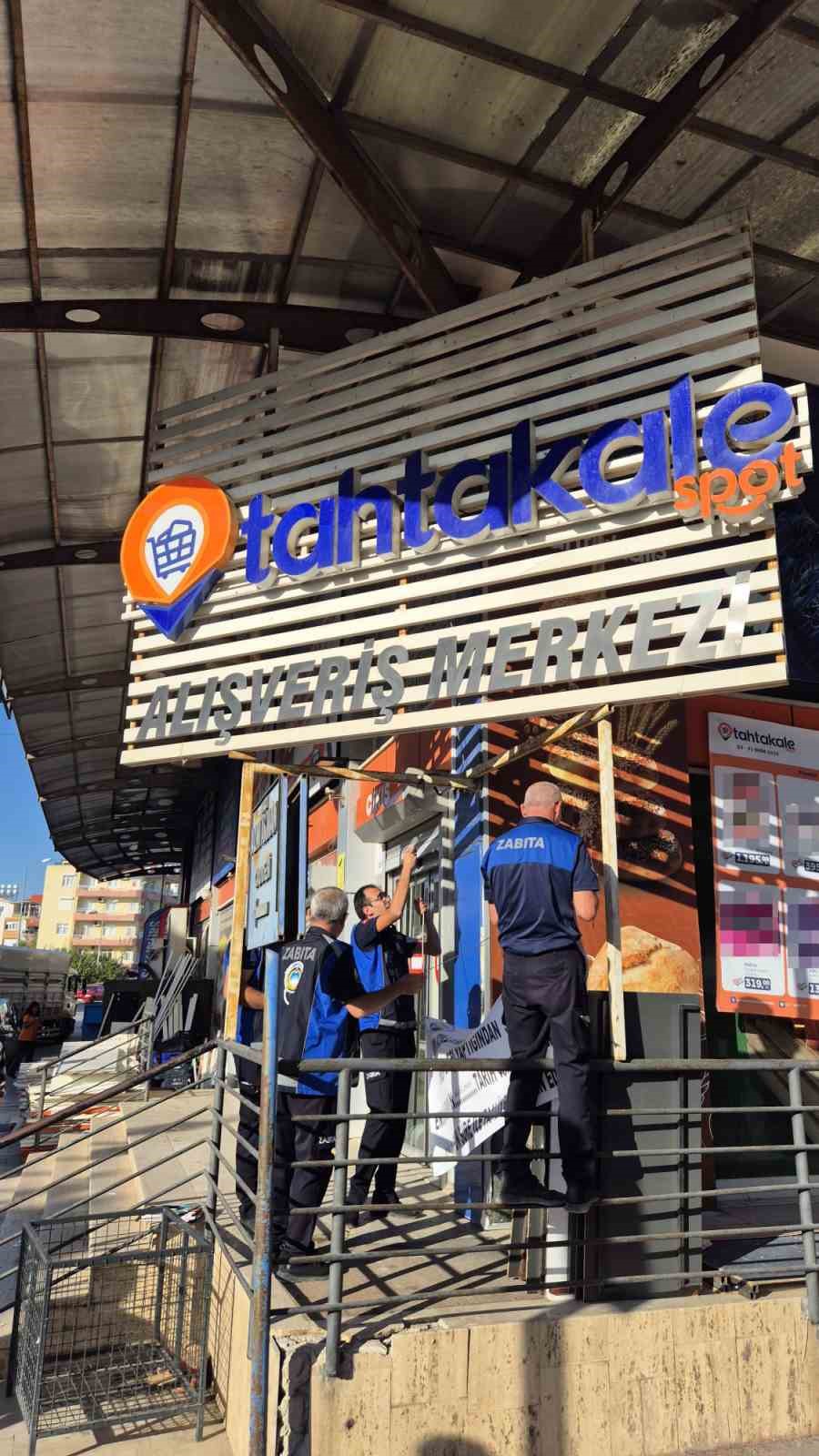 Antalya’da son kullanma tarihi geçmiş ürün satan market mühürlendi