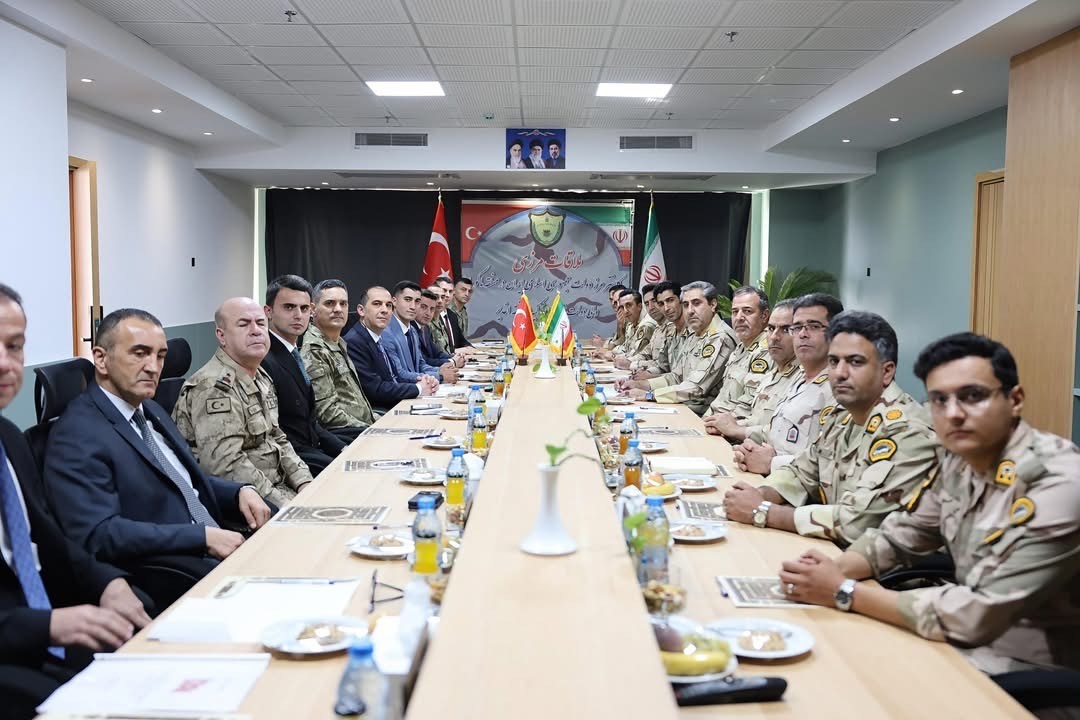 Iğdır ve Maku heyetleri sınır güvenliğini görüştü