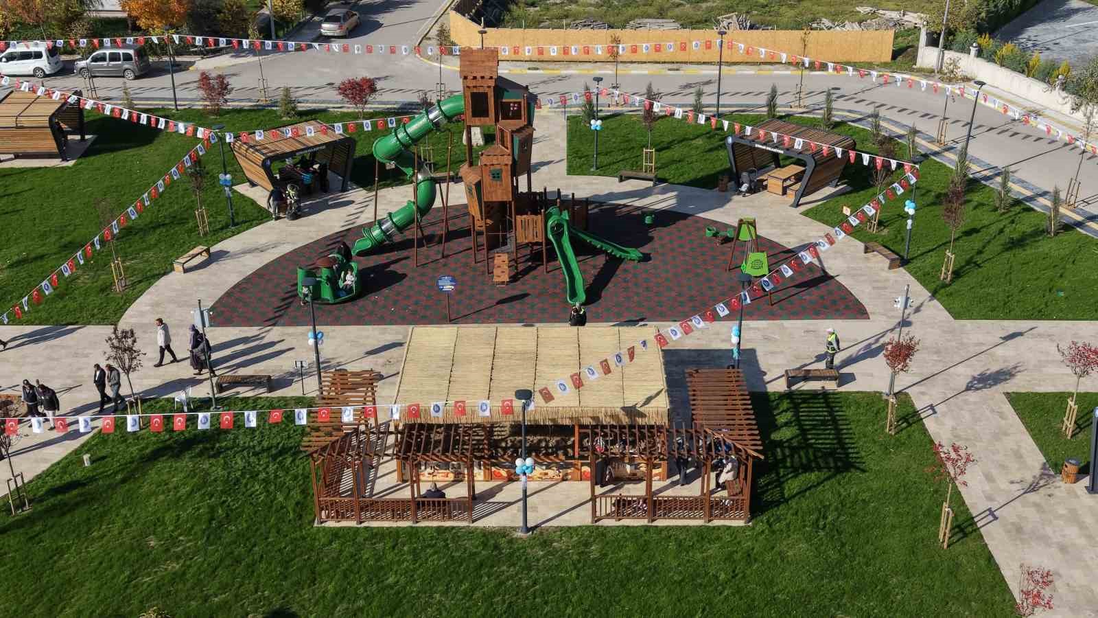 Bu park çocukları tarihte yolculuğa çıkartıyor