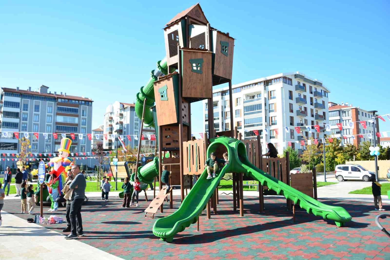 Bu park çocukları tarihte yolculuğa çıkartıyor