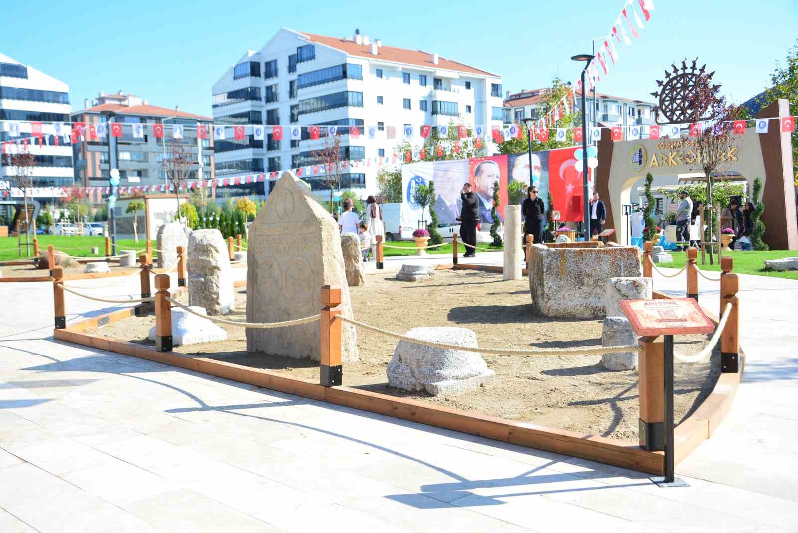 Bu park çocukları tarihte yolculuğa çıkartıyor