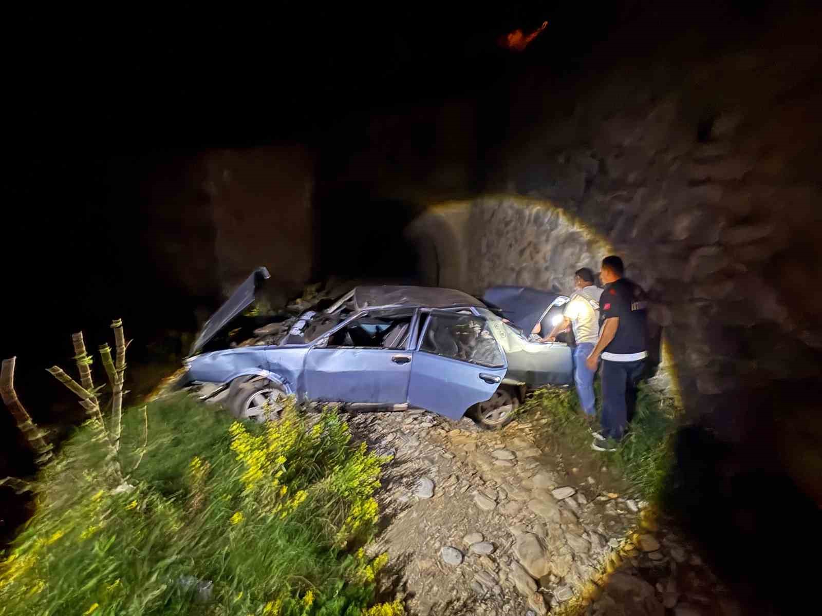 Osmaniye’de otomobil köprüden uçtu: 1 yaralı