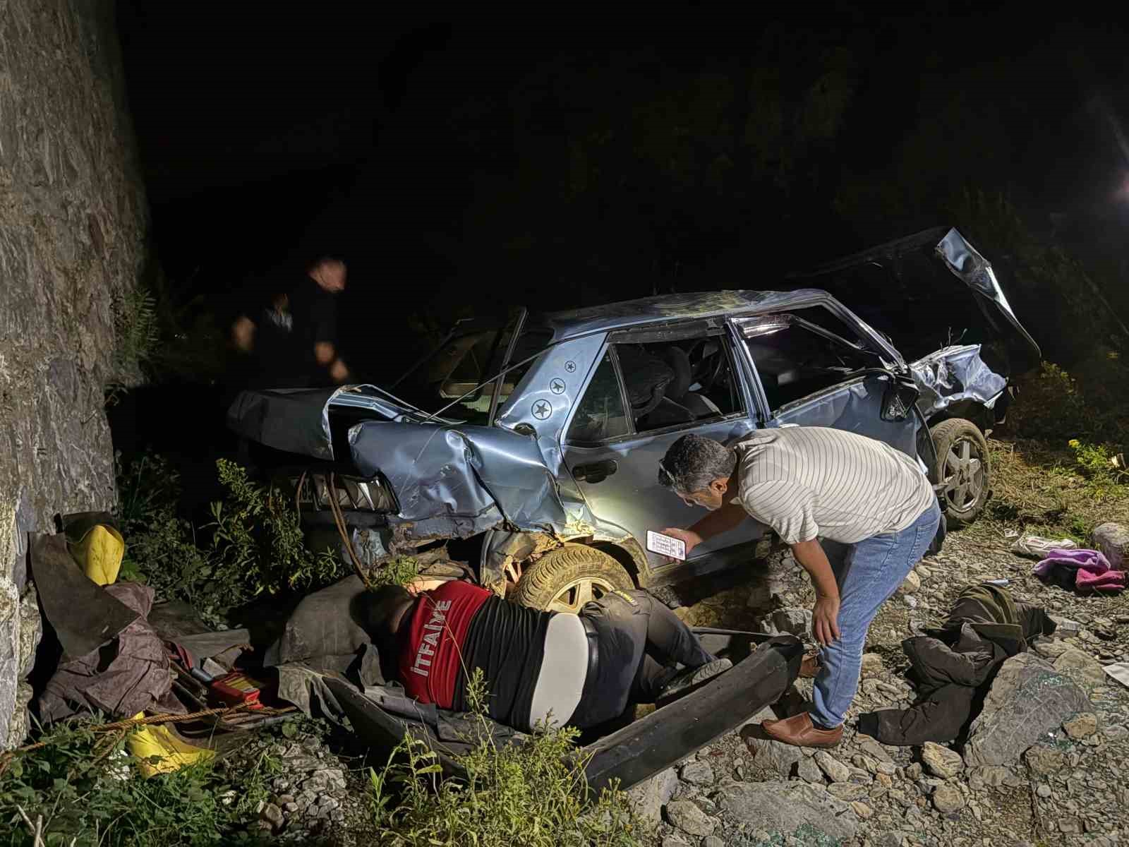 Osmaniye’de otomobil köprüden uçtu: 1 yaralı
