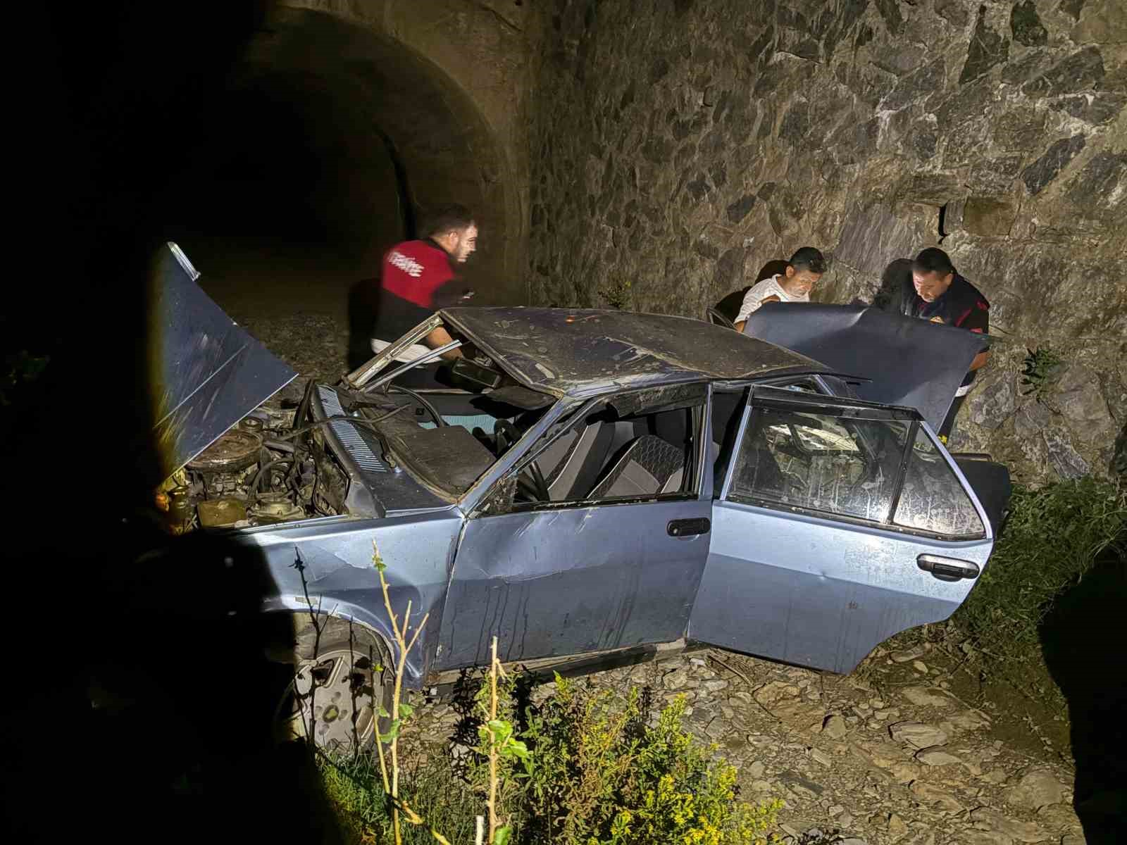 Osmaniye’de otomobil köprüden uçtu: 1 yaralı