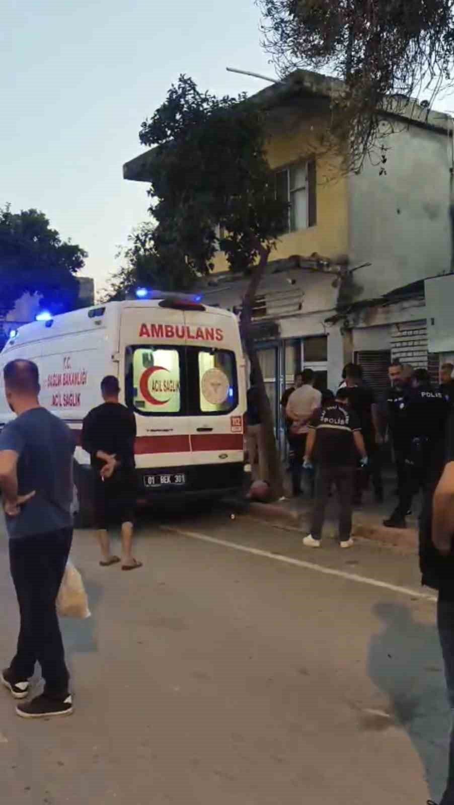 Evinin terasında ölü bulundu