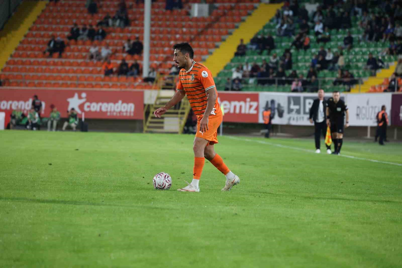 Trendyol Süper Lig: Corendon Alanyaspor: 1 - Kocaelispor: 2 (Maç sonucu)