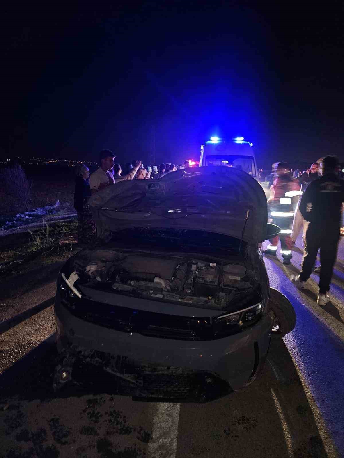 Otomobil yayalara çarptı: Anne ve 4 yaşındaki kızı hayatını kaybetti