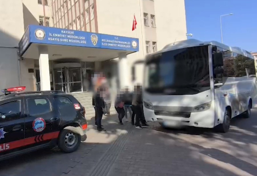 Kayseri’de masaj salonlarına fuhuş operasyonu: 10 tutuklama