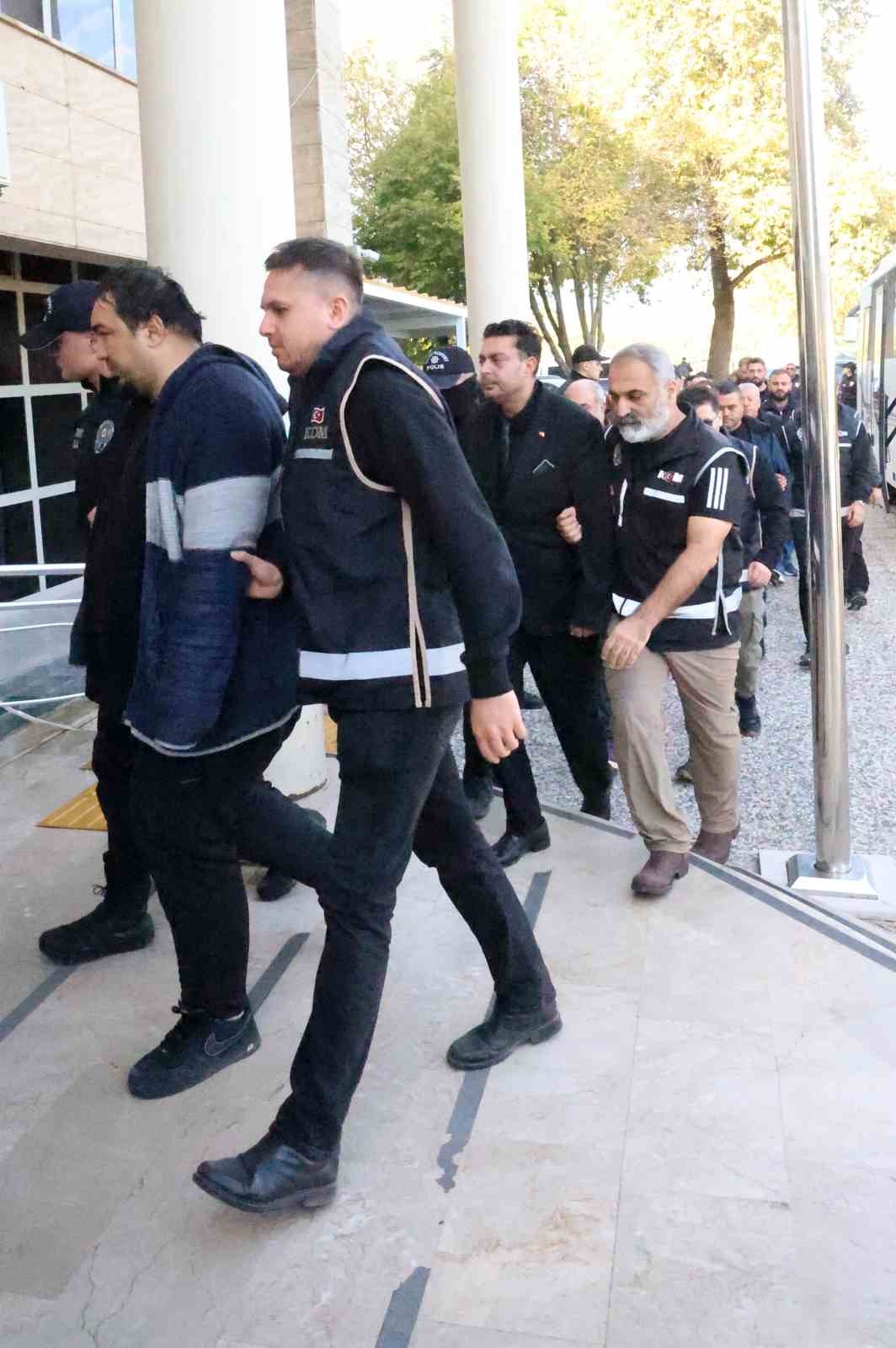 Milas Belediyesi operasyonunda 18 tutuklama
