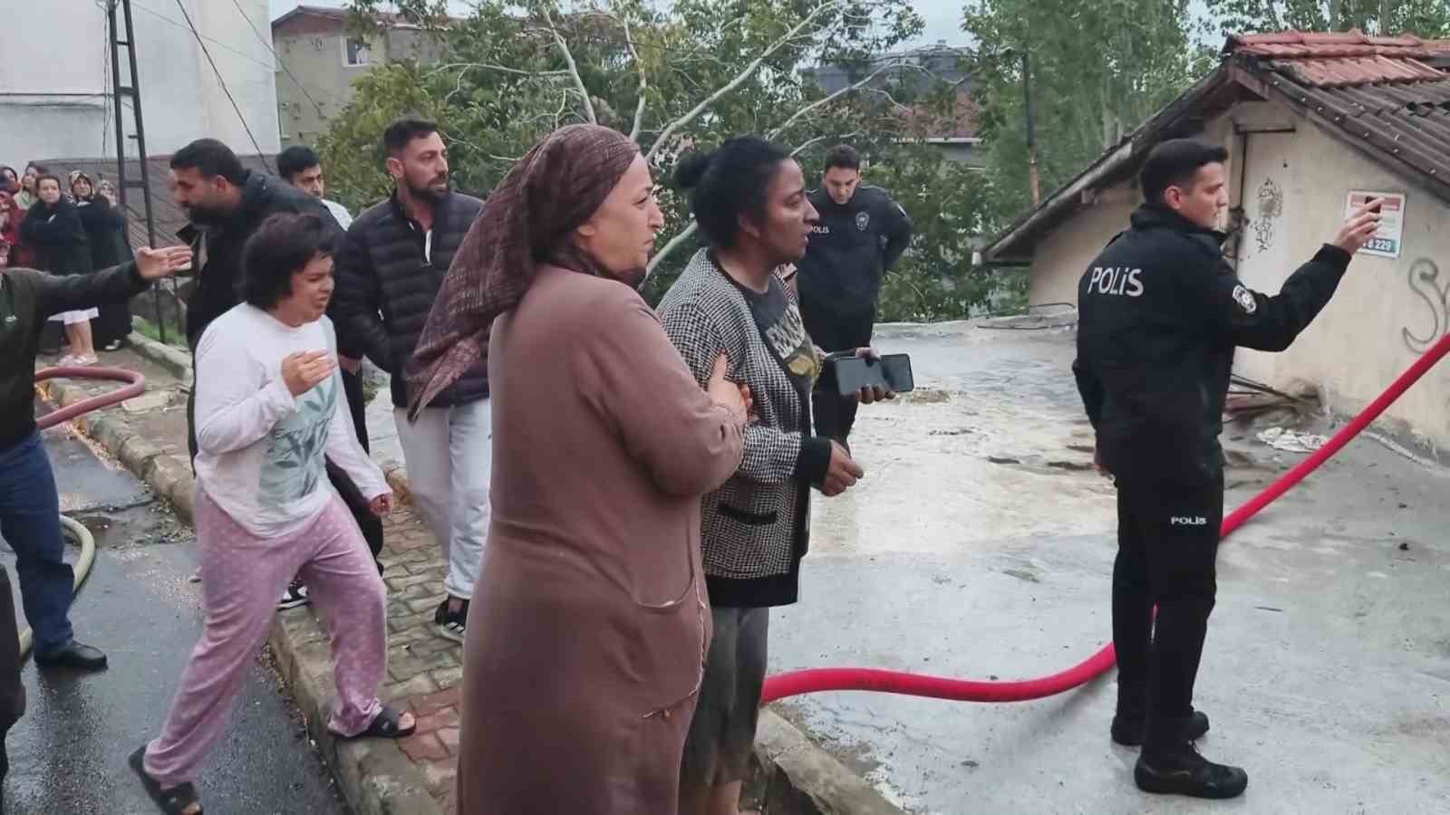 Maltepe’de gecekondu yangını: 12 yaşındaki çocuk hayatını kaybetti