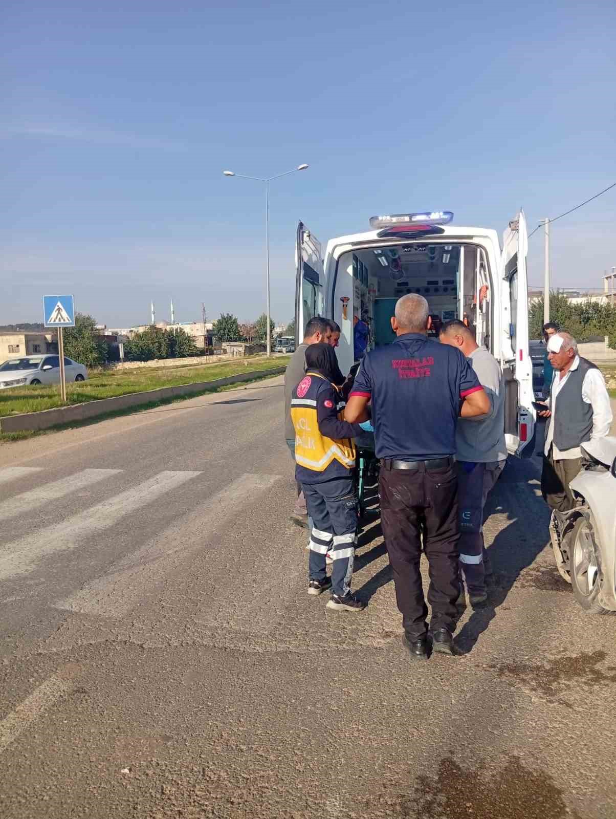 Kurtalan’da otomobil ile hafif ticari araç çarpıştı: 3 yaralı