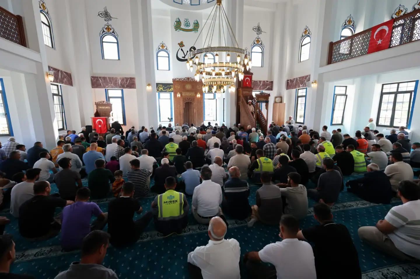 Hatay’da deprem sonrası inşa edilen 138. cami ibadete açıldı