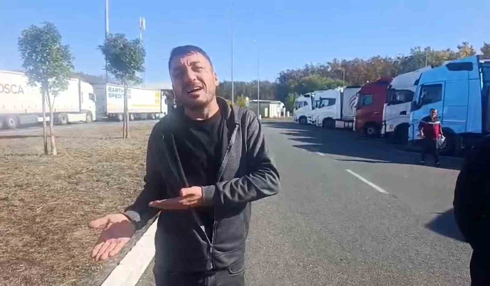 Batrovçi Sınır Kapısı’nda tır kuyruğu 15 kilometreye ulaştı