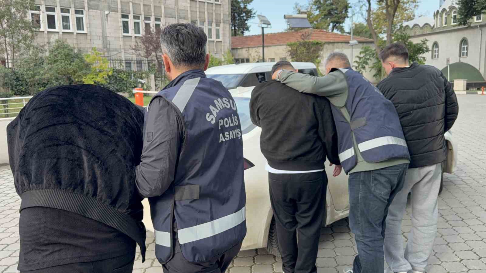 Sosyal medyada tanıştığı kişilerin tuzağına düştü: 300 bin liralık kredi çektirip gasp ettiler
