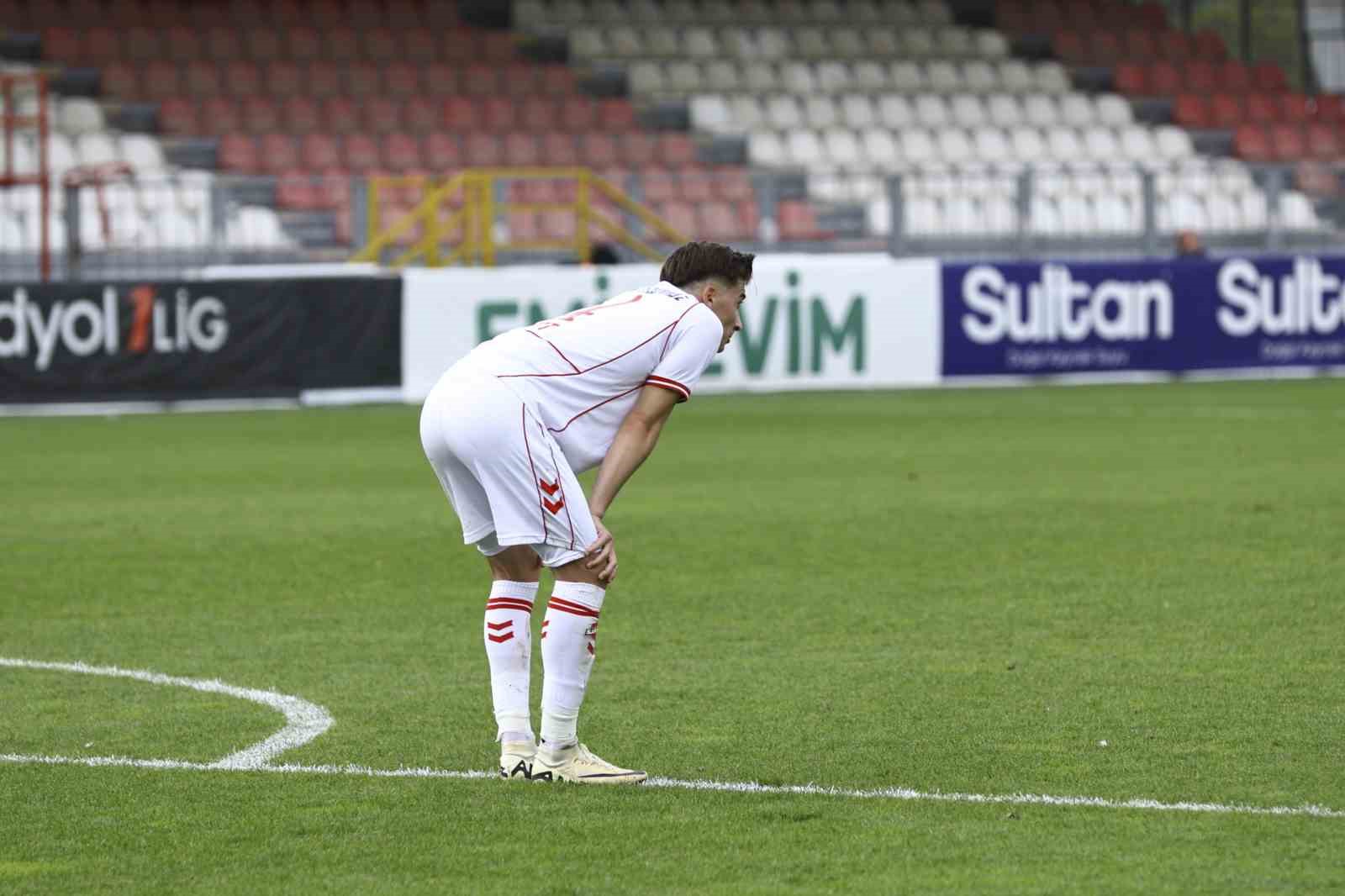 Trendyol 1. Lig: Ümraniyespor: 4 - Sivasspor: 0