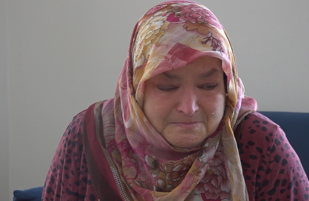 Son kez otomobili park edip ayakkabısız halde yürürken görüntülendi, 4 gündür haber alınamıyor