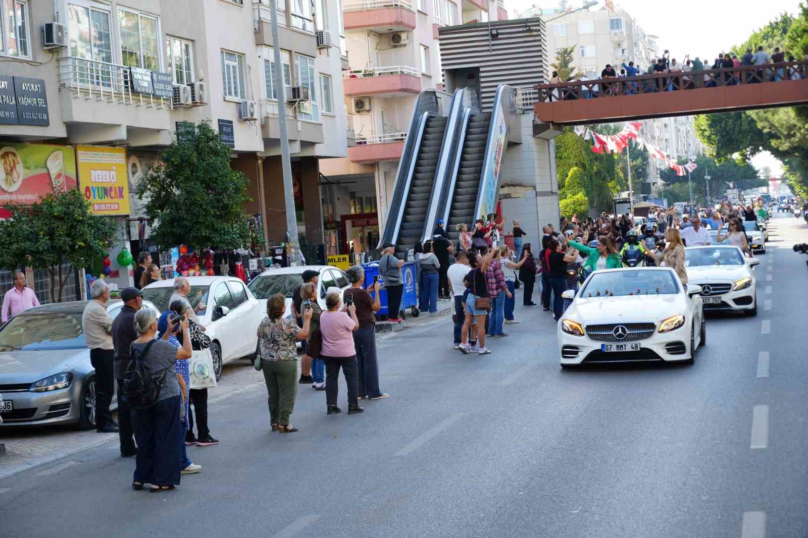 "63. Uluslararası Antalya Altın Portakal Film Festivali" kortejine yoğun ilgi