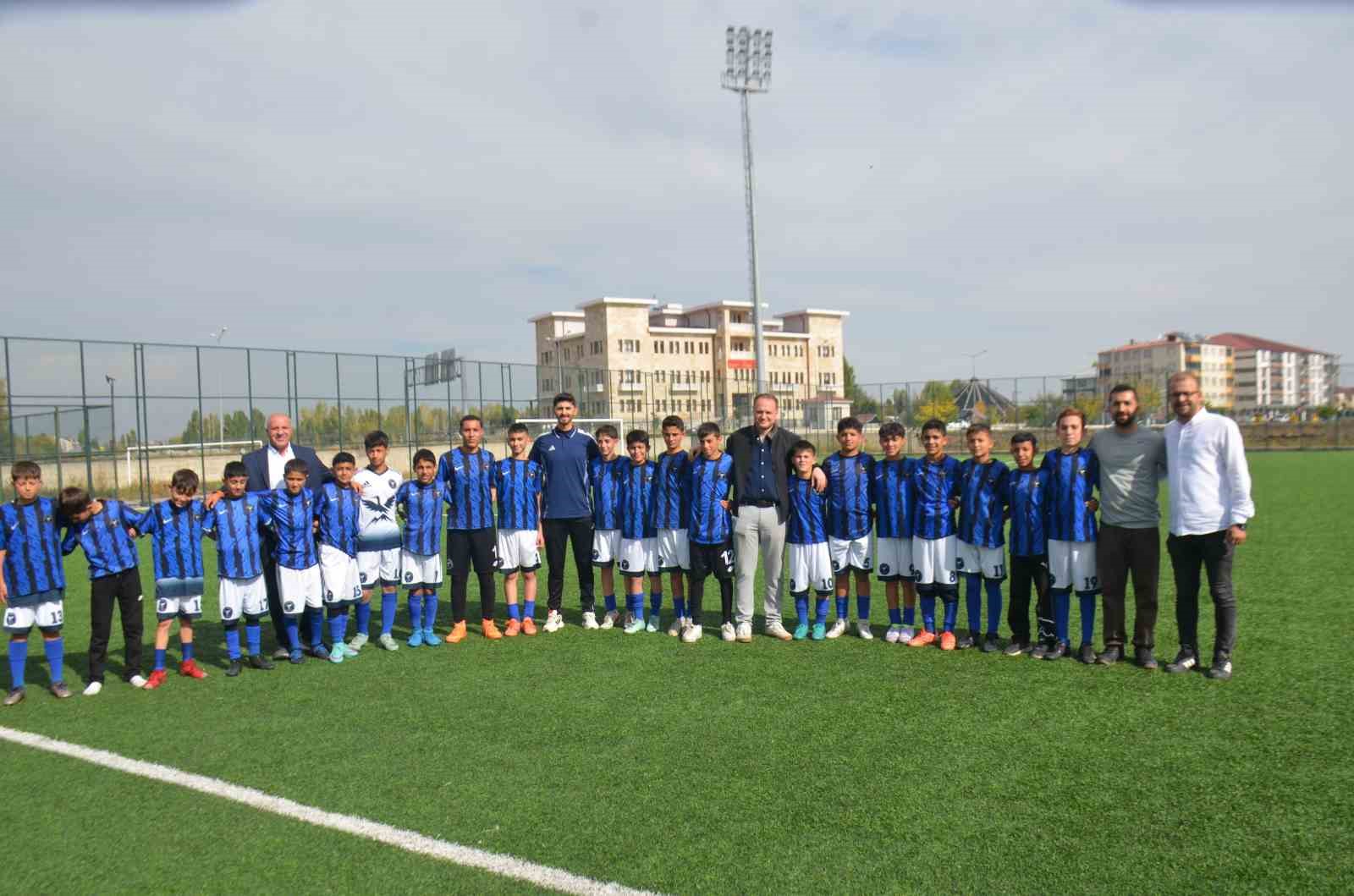 Bulanık Gençlerbirliği şampiyon oldu, play-off biletini aldı