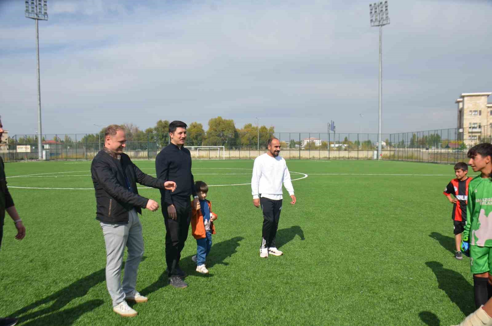 Bulanık Gençlerbirliği şampiyon oldu, play-off biletini aldı