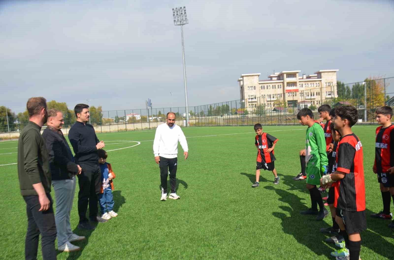 Bulanık Gençlerbirliği şampiyon oldu, play-off biletini aldı