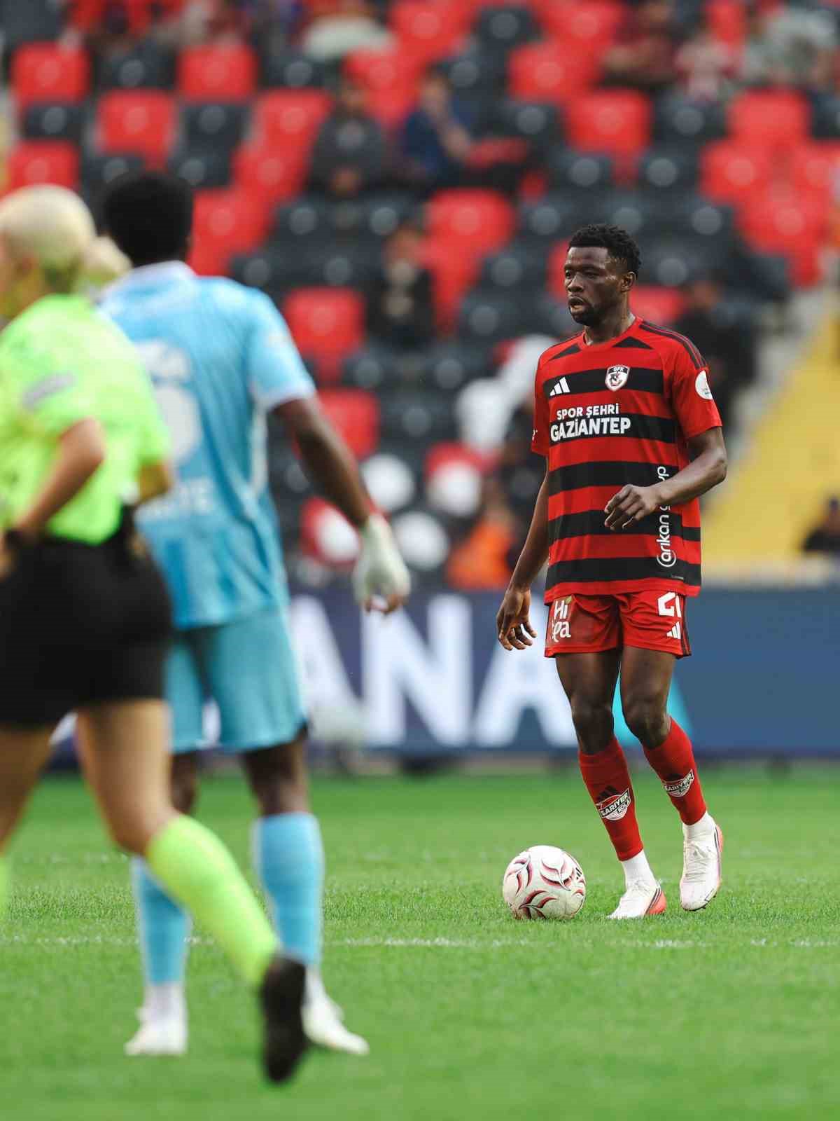 Trendyol Süper Lig: Gaziantep FK: 0 - Erzurumspor FK: 0 (İlk yarı)