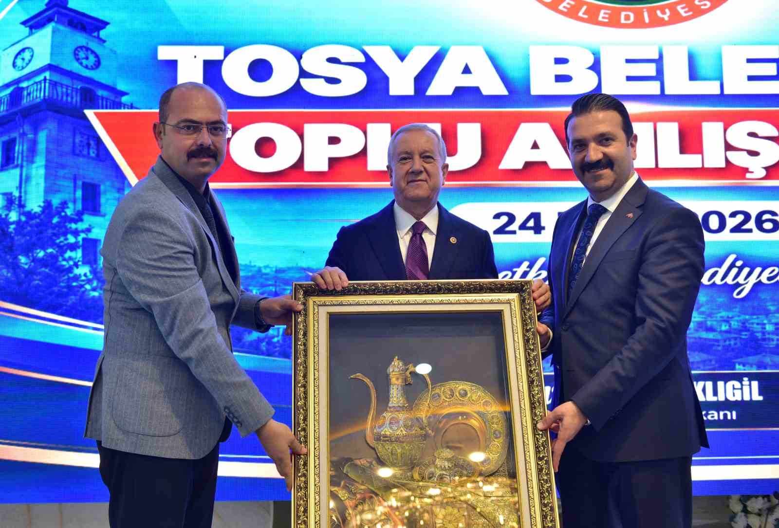 Tosya Belediyesi’nin ilçenin çehresini değiştiren projeleri için görkemli açılış töreni