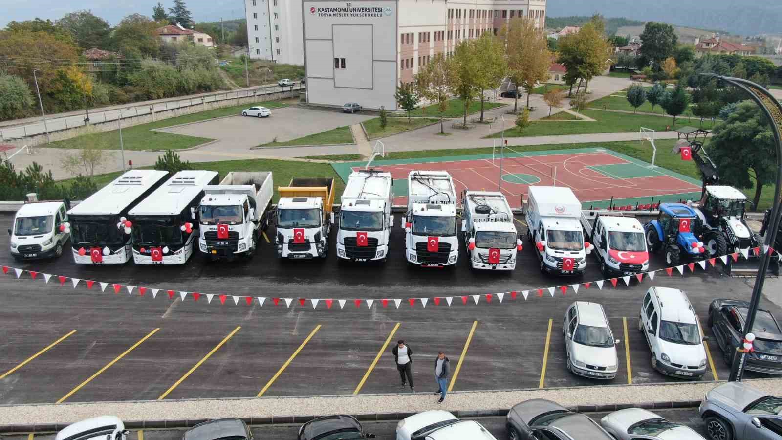 Tosya Belediyesi’nin ilçenin çehresini değiştiren projeleri için görkemli açılış töreni