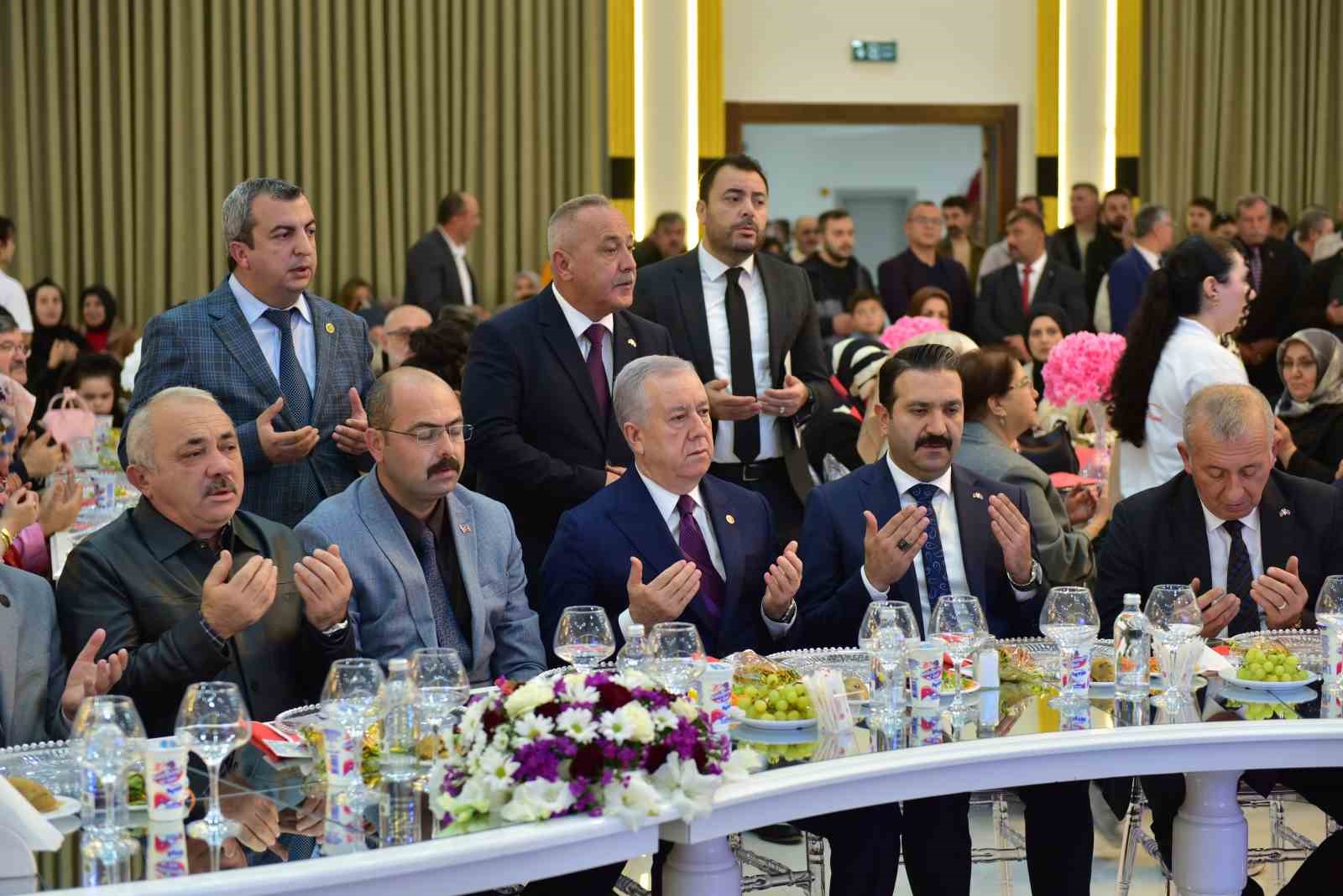 Tosya Belediyesi’nin ilçenin çehresini değiştiren projeleri için görkemli açılış töreni