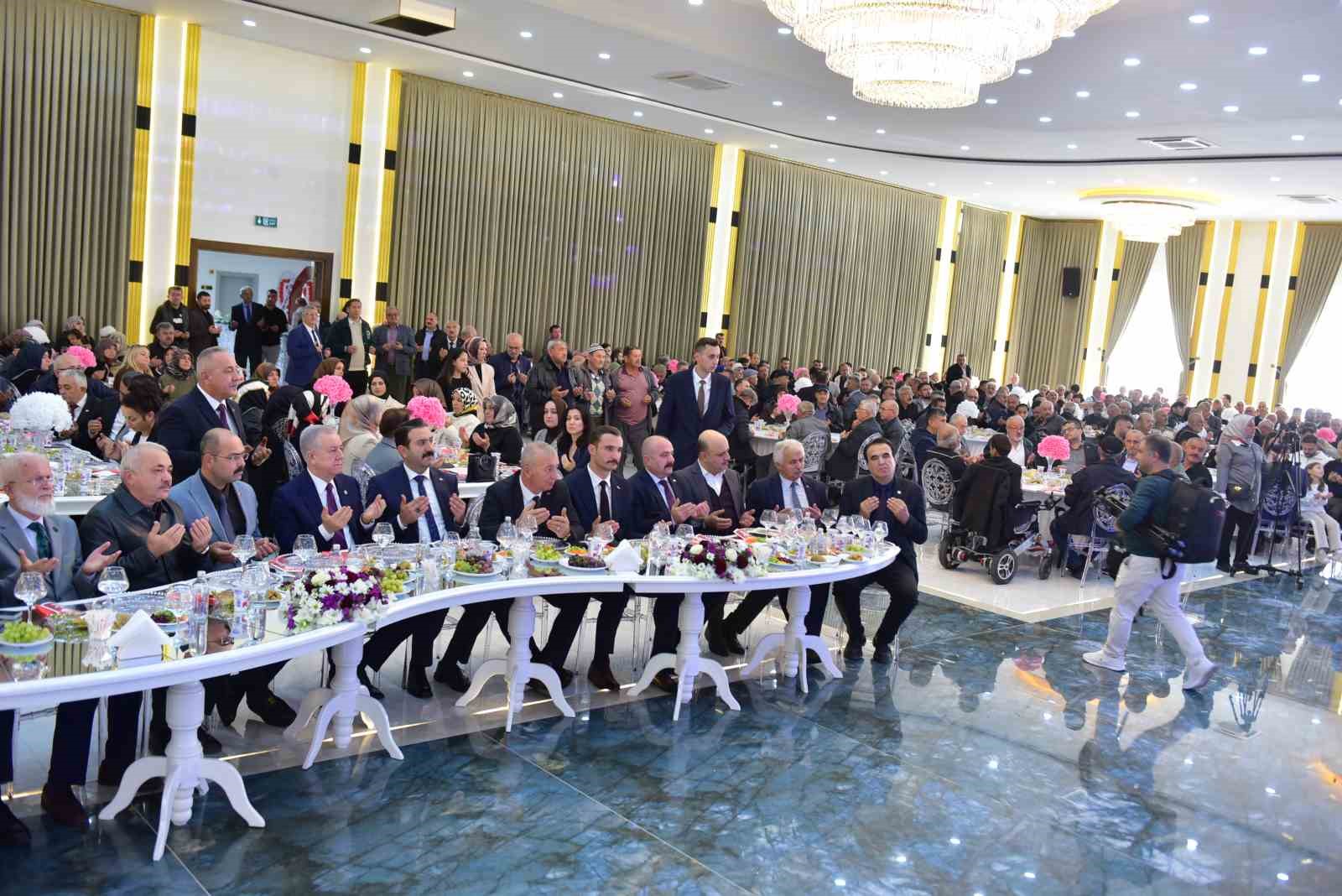 Tosya Belediyesi’nin ilçenin çehresini değiştiren projeleri için görkemli açılış töreni