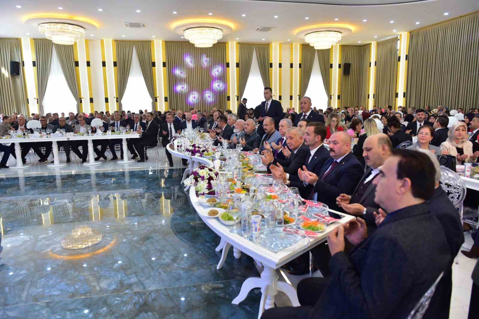 Tosya Belediyesi’nin ilçenin çehresini değiştiren projeleri için görkemli açılış töreni