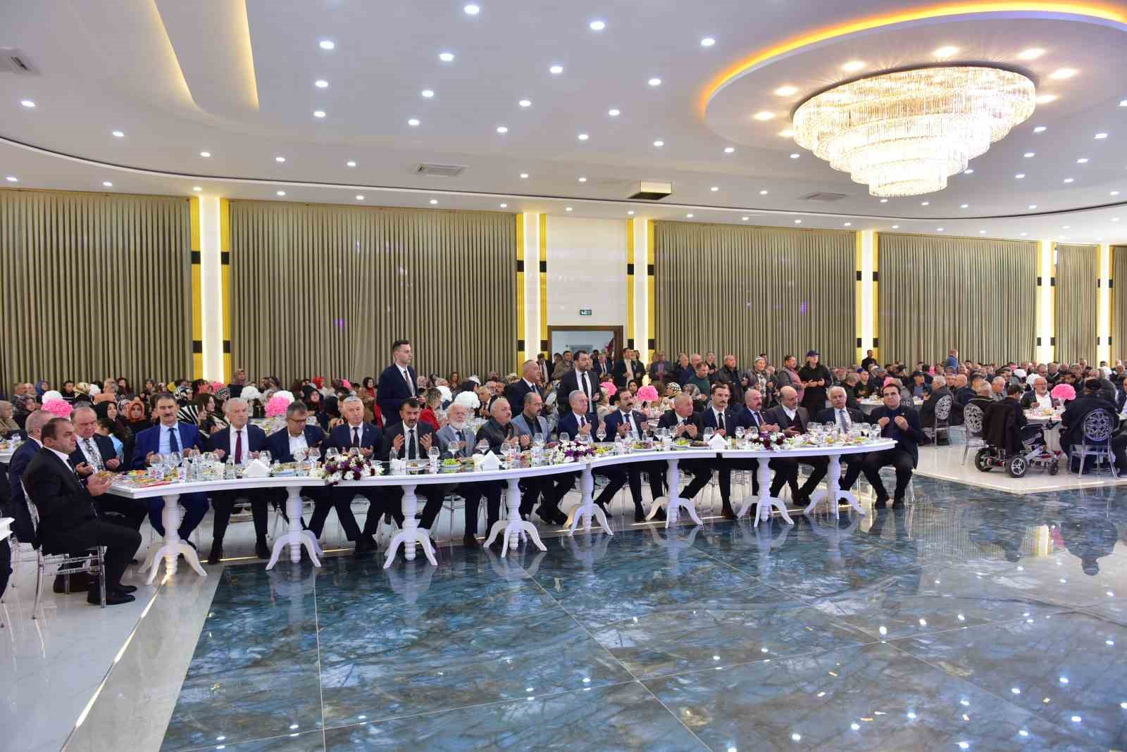 Tosya Belediyesi’nin ilçenin çehresini değiştiren projeleri için görkemli açılış töreni