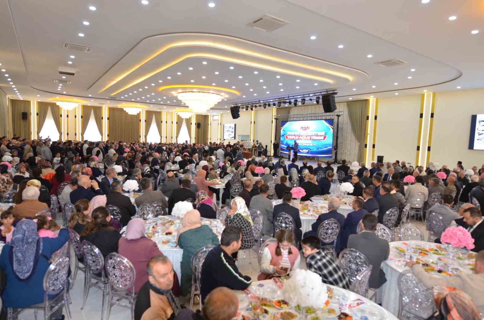 Tosya Belediyesi’nin ilçenin çehresini değiştiren projeleri için görkemli açılış töreni