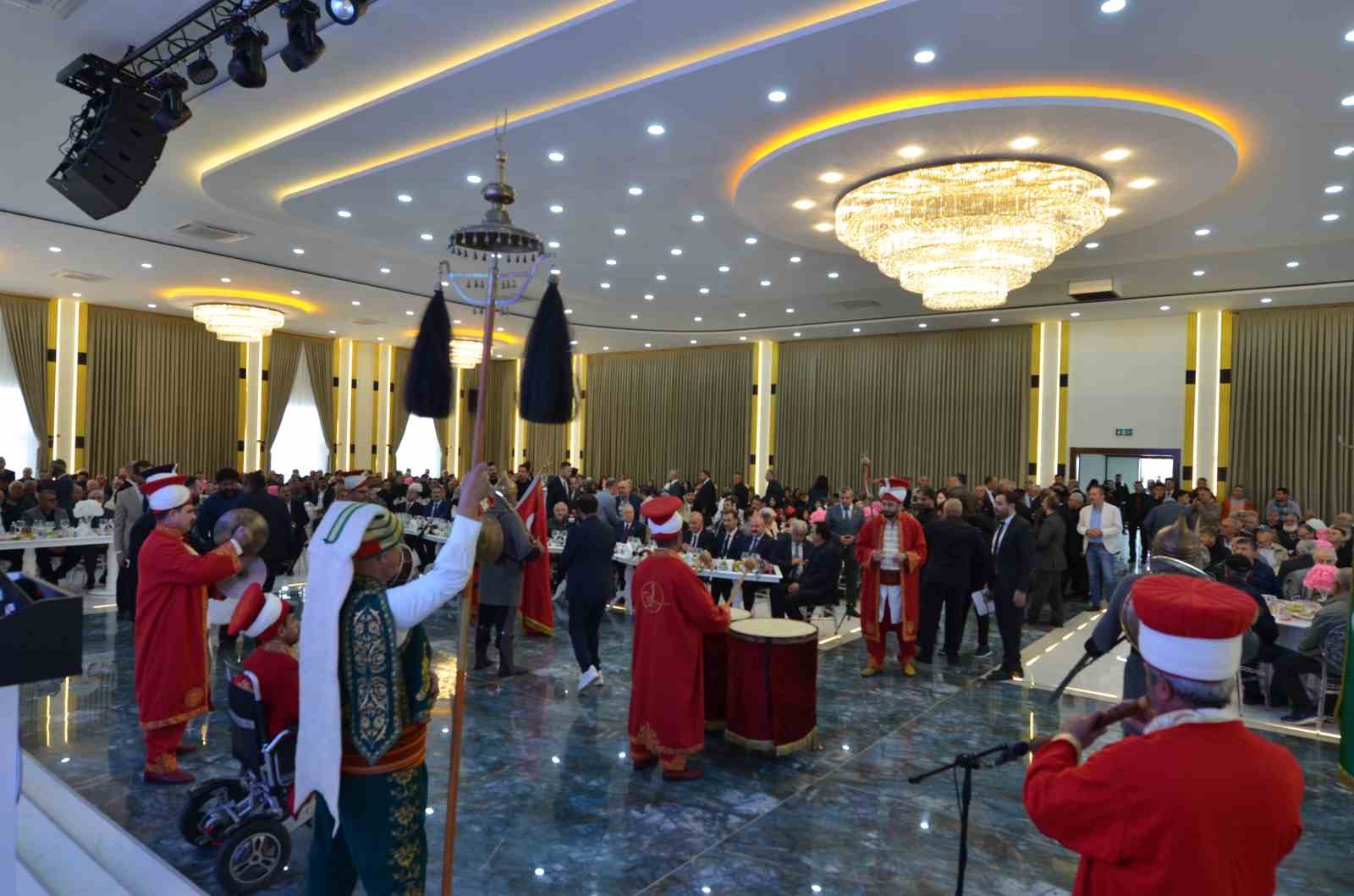 Tosya Belediyesi’nin ilçenin çehresini değiştiren projeleri için görkemli açılış töreni