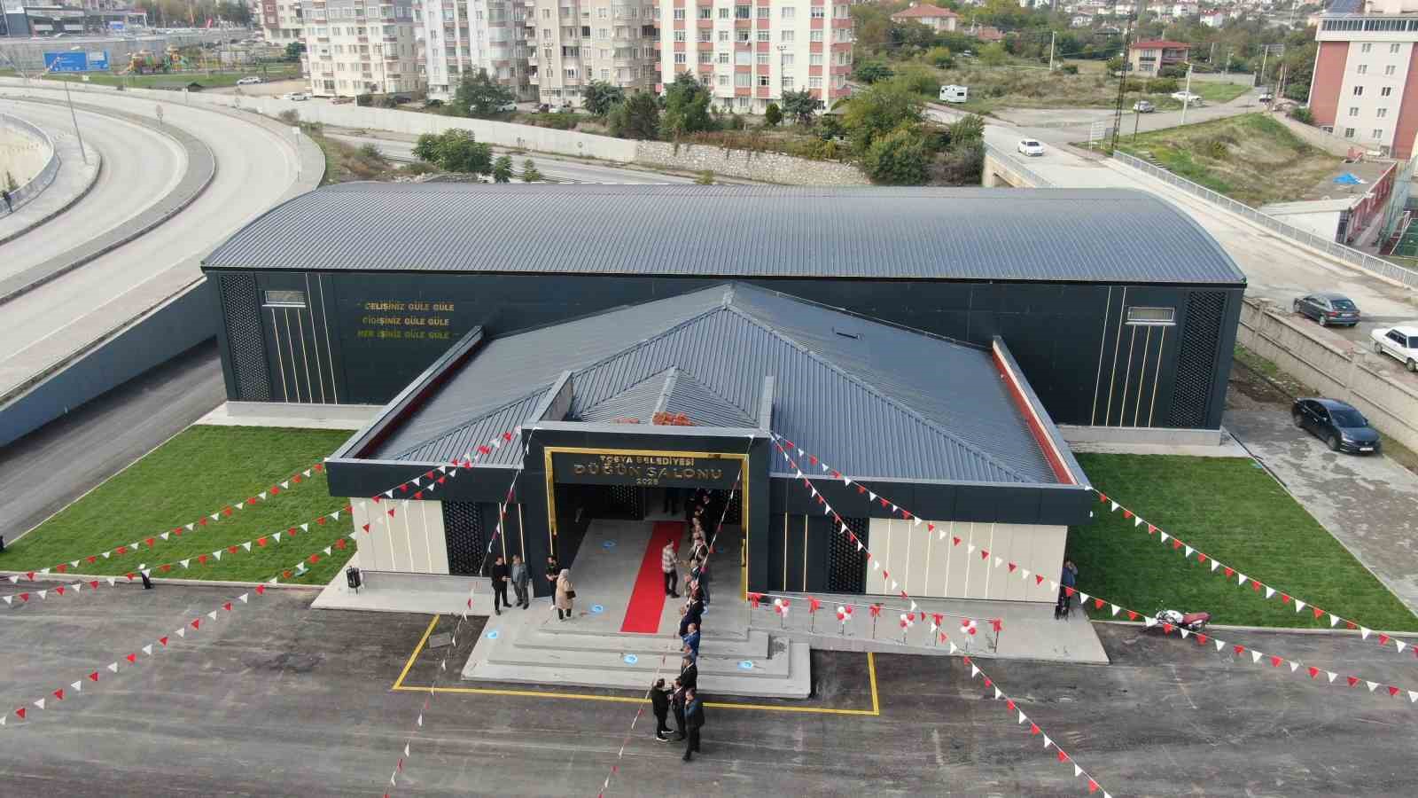 Tosya Belediyesi’nin ilçenin çehresini değiştiren projeleri için görkemli açılış töreni