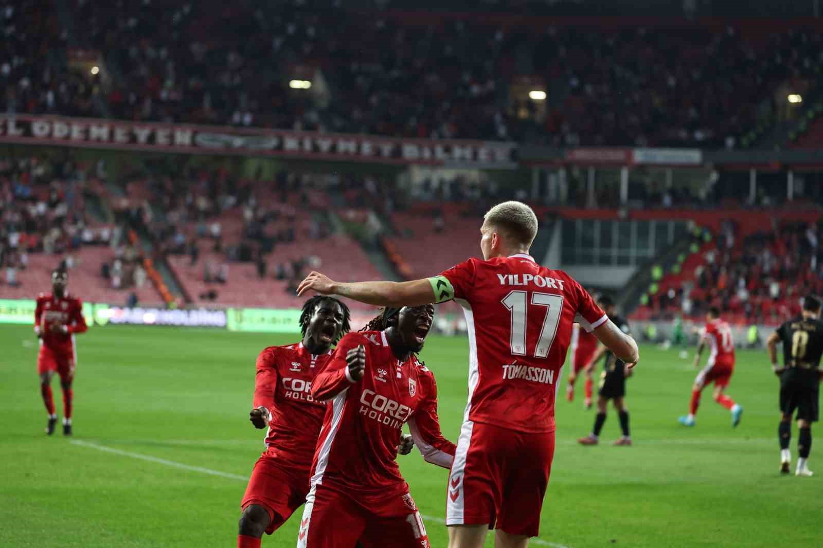 Trendyol Süper Lig: Samsunspor: 1 - Amed Sportif Faaliyetler: 0 (İlk yarı)