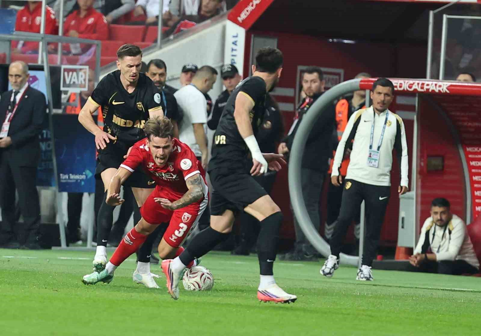Trendyol Süper Lig: Samsunspor: 0 - Amed Sportif Faaliyetler: 0 (Maç devam ediyor)