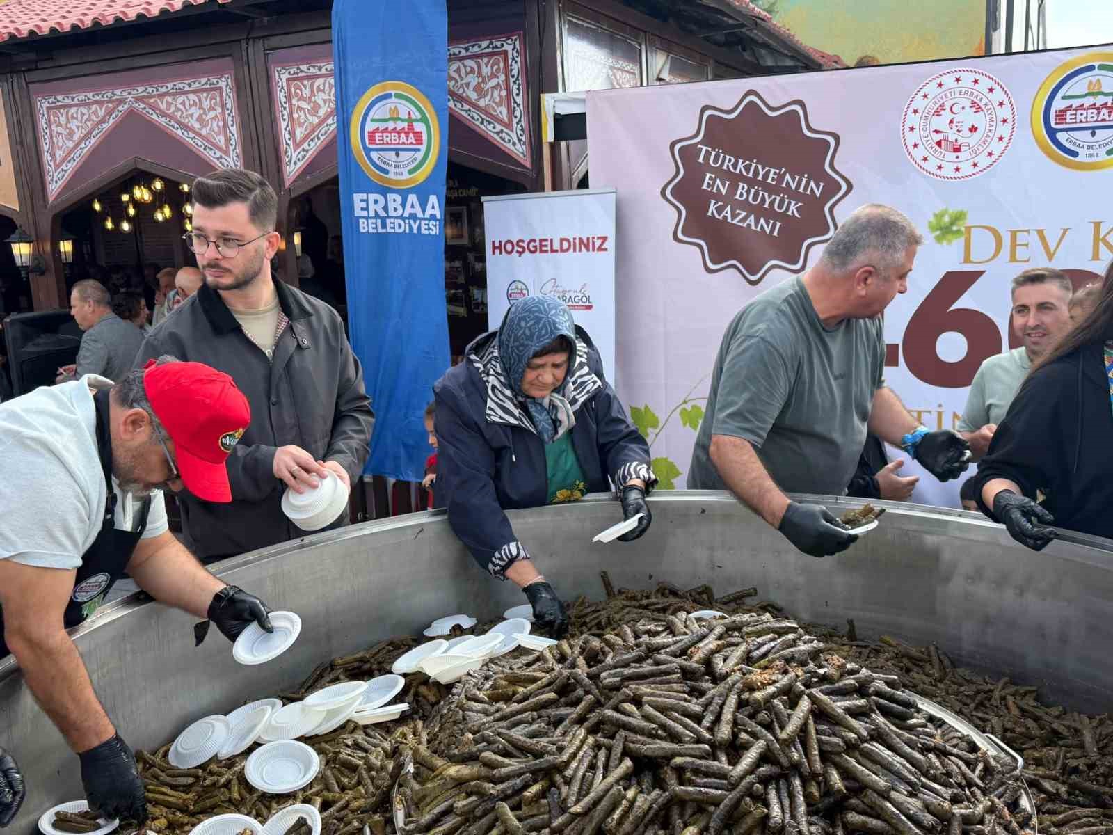 Erbaa Belediye Başkanı Karagöl: "Bugün, İstanbul’da yaşayan Tokatlılarımızın sayısı kadar, yani 460 bin adet sarmamızı dağıttık"