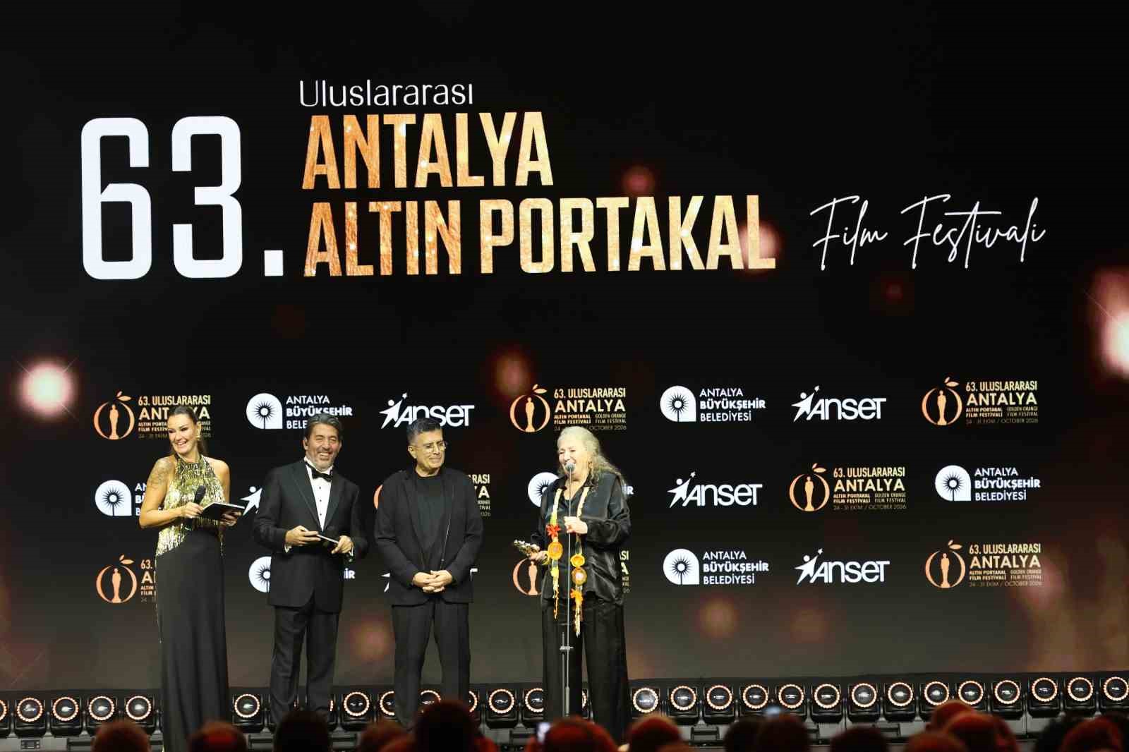 Altın Portakal’da onur ve emek ödülleri sahiplerini buldu