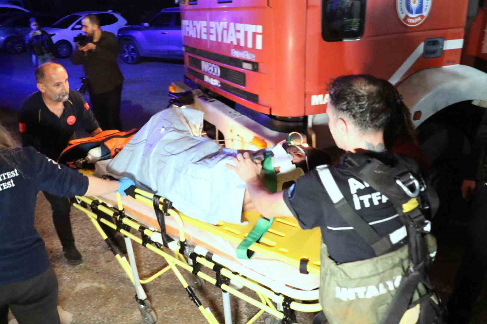 25 metreden kayalık alana düştü, 2 saatlik operasyonla kurtarıldı